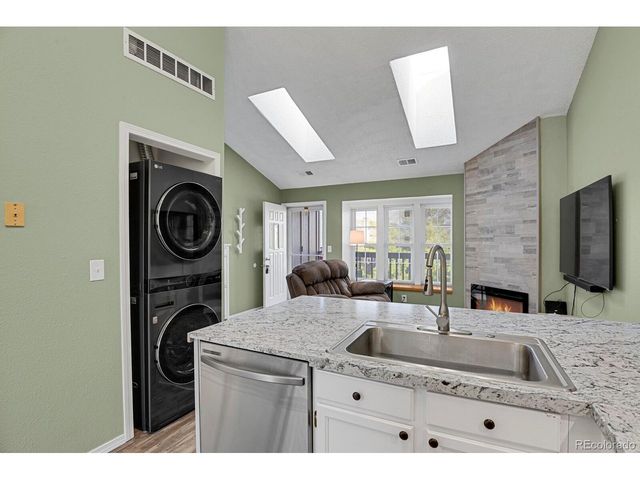 1214 S Flower Cir E, Lakewood, CO 80232