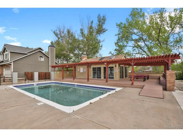 1214 S Flower Cir E, Lakewood, CO 80232