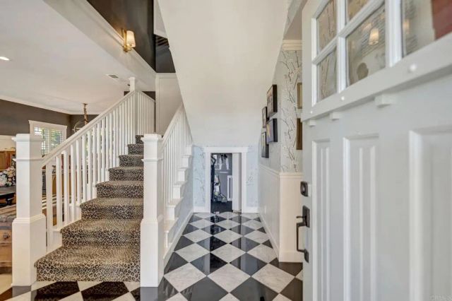 4620 Narragansett, San Diego, CA 92107