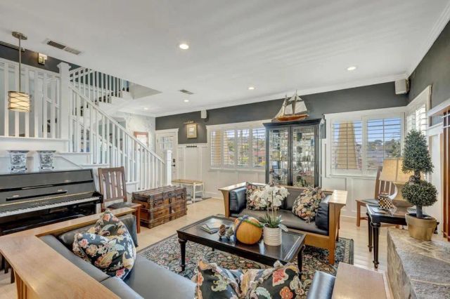 4620 Narragansett, San Diego, CA 92107