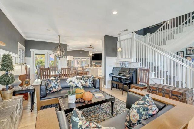 4620 Narragansett, San Diego, CA 92107