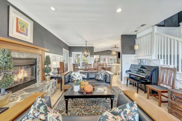 4620 Narragansett, San Diego, CA 92107