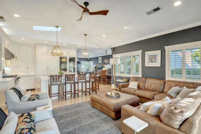 4620 Narragansett, San Diego, CA 92107