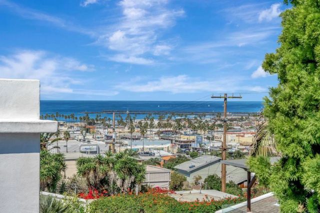 4620 Narragansett, San Diego, CA 92107