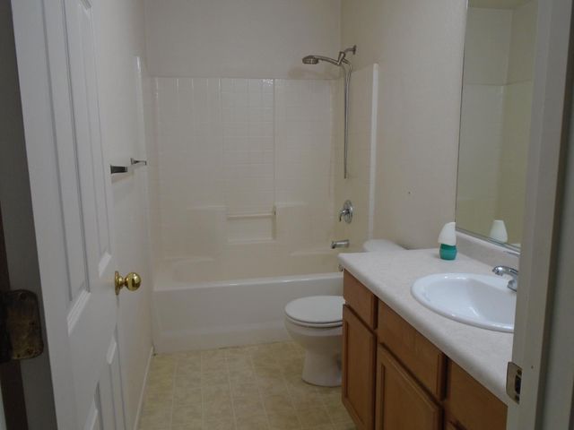 2141 W Hampton Drive, Hanford, CA 93230