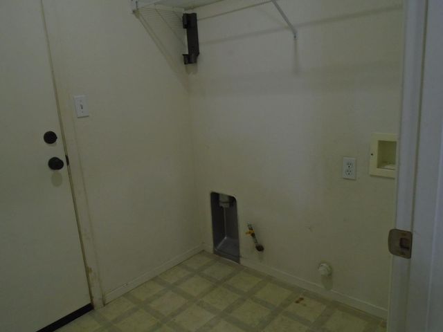 2141 W Hampton Drive, Hanford, CA 93230