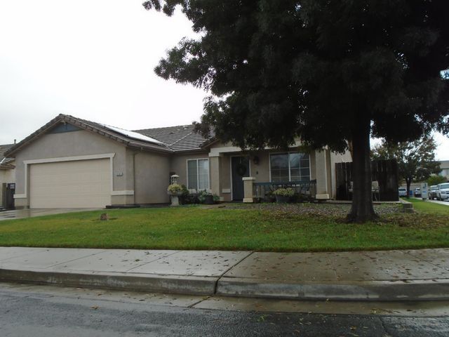 2141 W Hampton Drive, Hanford, CA 93230