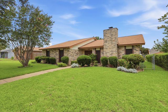 2929 Silverdale Lane, Garland, TX 75044