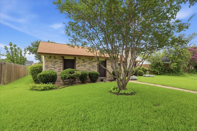 2929 Silverdale Lane, Garland, TX 75044