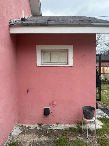 1284 S WILLETT ST, Memphis, TN 38106