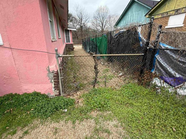 1284 S WILLETT ST, Memphis, TN 38106