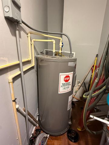 1284 S WILLETT ST, Memphis, TN 38106