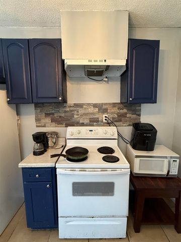 1284 S WILLETT ST, Memphis, TN 38106