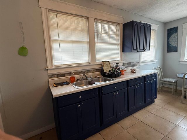 1284 S WILLETT ST, Memphis, TN 38106