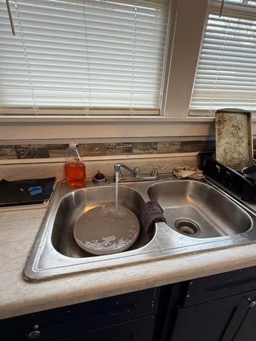 1284 S WILLETT ST, Memphis, TN 38106