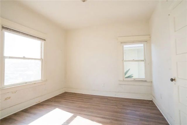 5049 Meridian, Los Angeles, CA 90042
