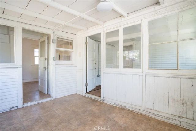 5049 Meridian, Los Angeles, CA 90042