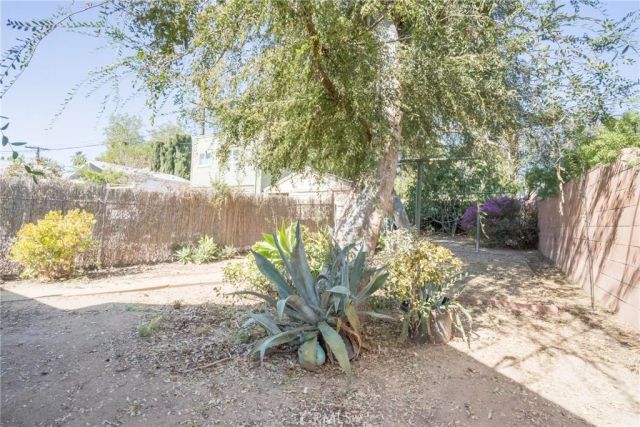 5049 Meridian, Los Angeles, CA 90042