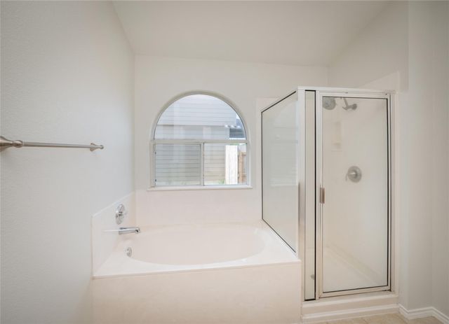 604 Creston ST, Hutto, TX 78634