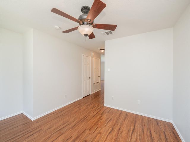 604 Creston ST, Hutto, TX 78634