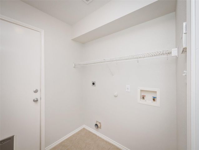 604 Creston ST, Hutto, TX 78634