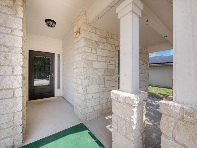 604 Creston ST, Hutto, TX 78634