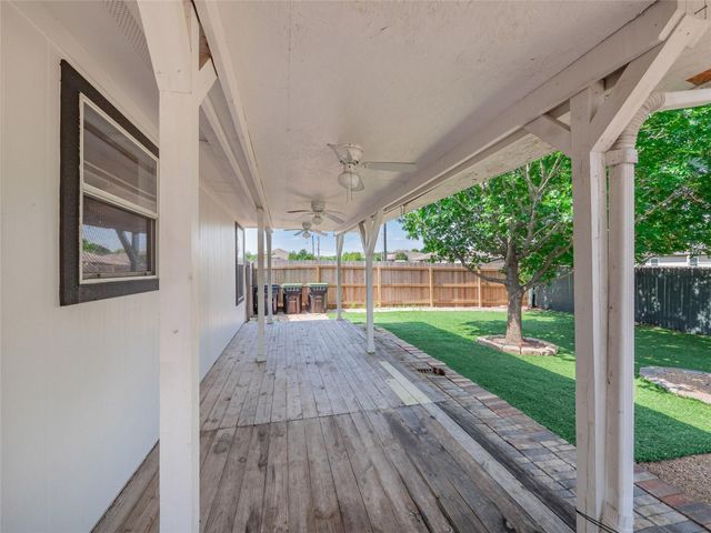 604 Creston ST, Hutto, TX 78634