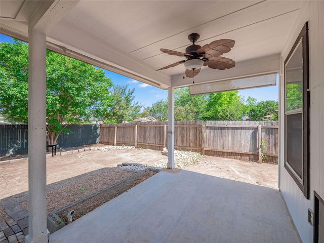 604 Creston ST, Hutto, TX 78634