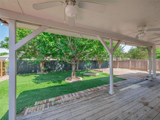 604 Creston ST, Hutto, TX 78634