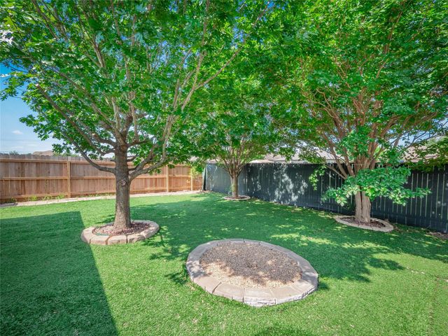 604 Creston ST, Hutto, TX 78634