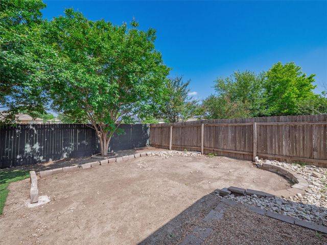 604 Creston ST, Hutto, TX 78634