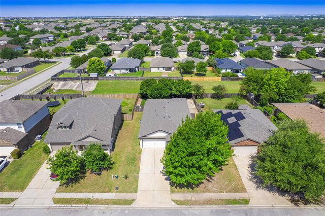 604 Creston ST, Hutto, TX 78634