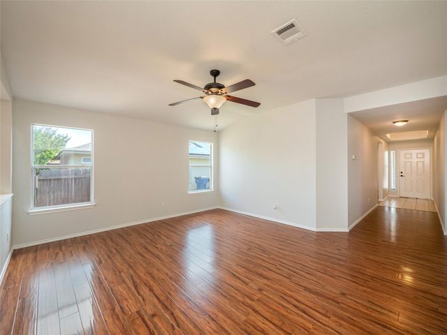 604 Creston ST, Hutto, TX 78634