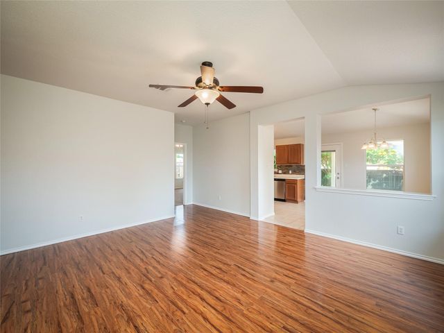 604 Creston ST, Hutto, TX 78634