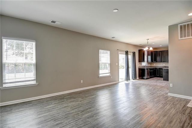 369 Manning Ln, Hampton, VA 23666