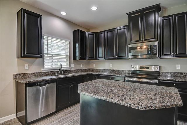 369 Manning Ln, Hampton, VA 23666