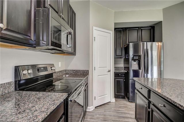 369 Manning Ln, Hampton, VA 23666