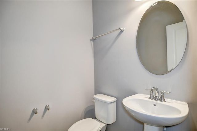 369 Manning Ln, Hampton, VA 23666