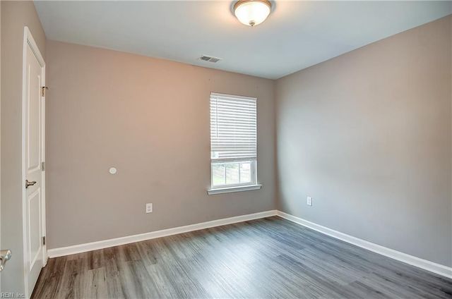 369 Manning Ln, Hampton, VA 23666
