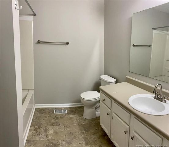 5566 Robmont Drive, Fayetteville, NC 28306
