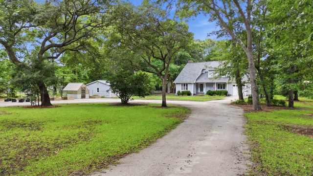5270 Berkeley Ct., Murrells Inlet, SC 29576