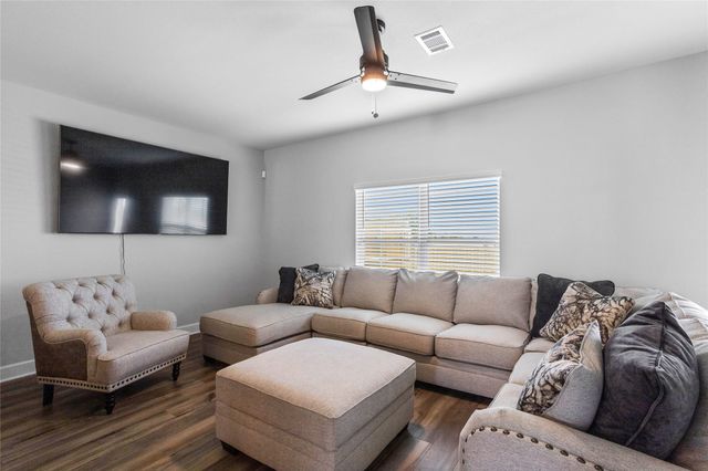 7616 Lumberjack Lane, Fort Worth, TX 76120