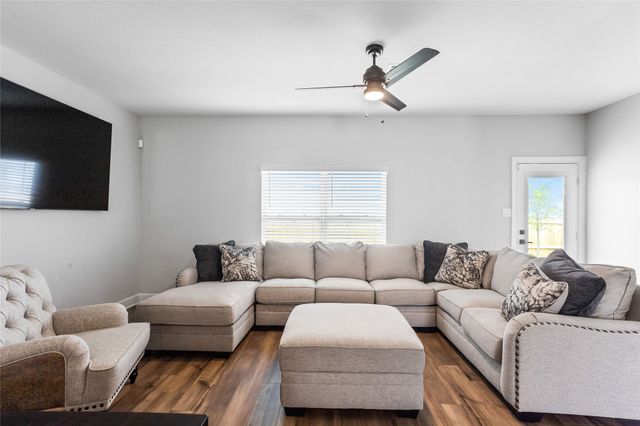 7616 Lumberjack Lane, Fort Worth, TX 76120