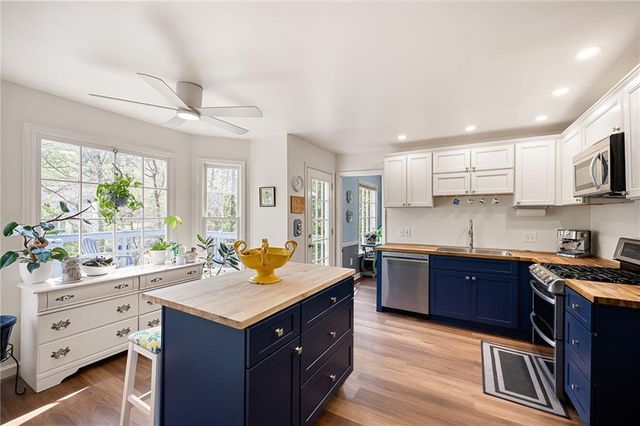 926 W Mill Trace NW, Kennesaw, GA 30152