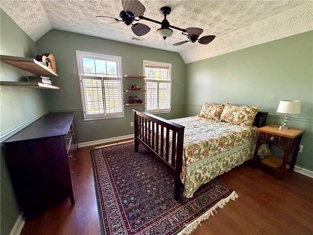 926 W Mill Trace NW, Kennesaw, GA 30152