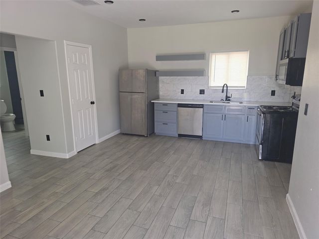 3221 Ennis Street, Houston, TX 77004