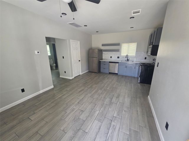 3221 Ennis Street, Houston, TX 77004