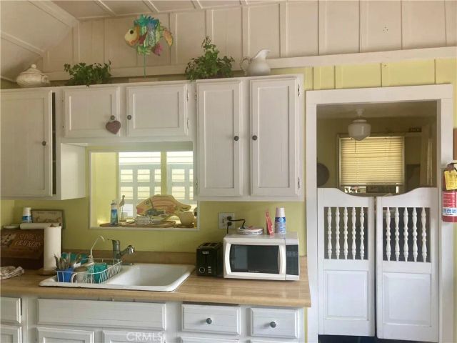 320 Metropole Avenue C, Avalon, CA 90704