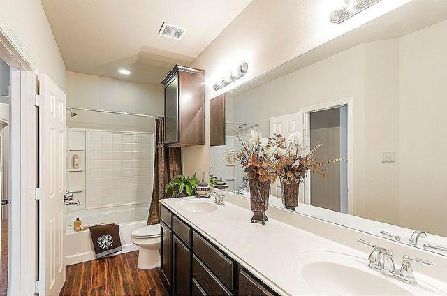 36 Woodland Hills Drive B, Conroe, TX 77303