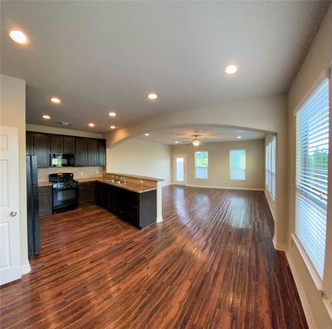 36 Woodland Hills Drive B, Conroe, TX 77303